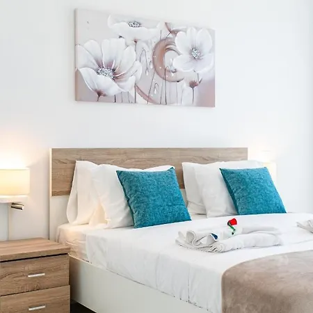 Appartement Adolina Two Bedroom 301 By Ezoria *