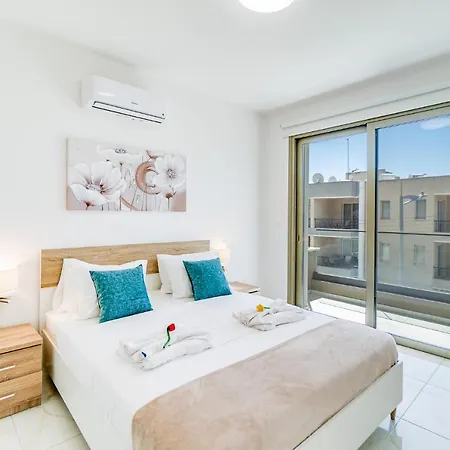 Adolina Two Bedroom 301 By Ezoria Appartement *