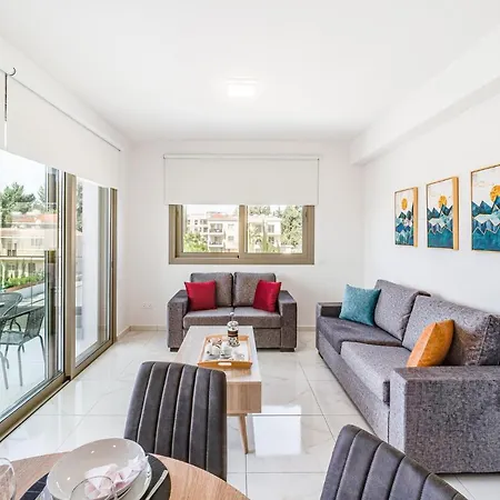 Adolina Two Bedroom 301 By Ezoria Apartmán
