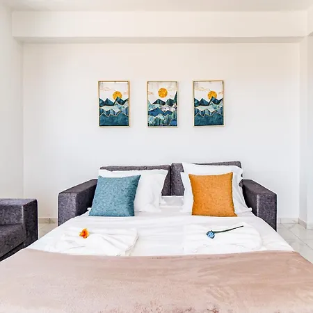 Adolina Two Bedroom 301 By Ezoria *